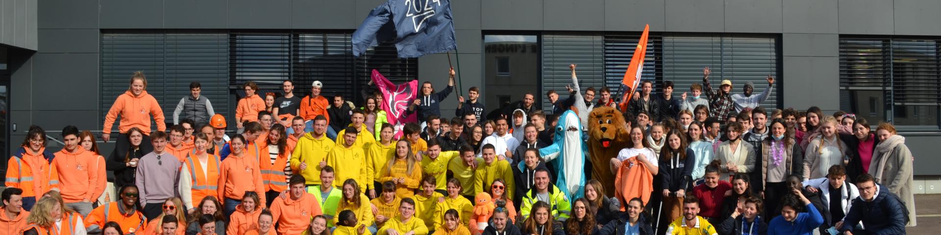 Photo de groupe des différentes promos