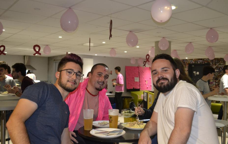 Elèves à la soirée octobre rose