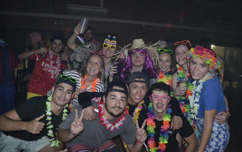 Elèves a la soirée Camping